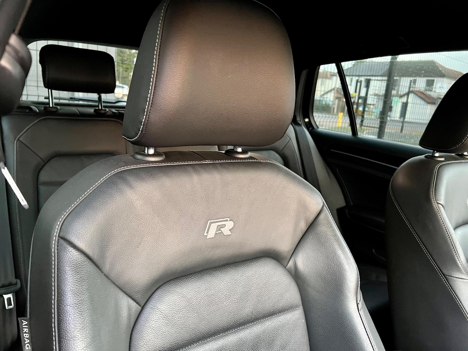 Used Volkswagen Golf 2017 for sale - 77016365: Photo 4