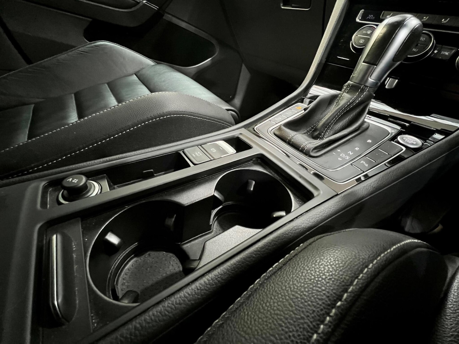 Used Volkswagen Golf 2017 for sale - 77016365: Photo 44