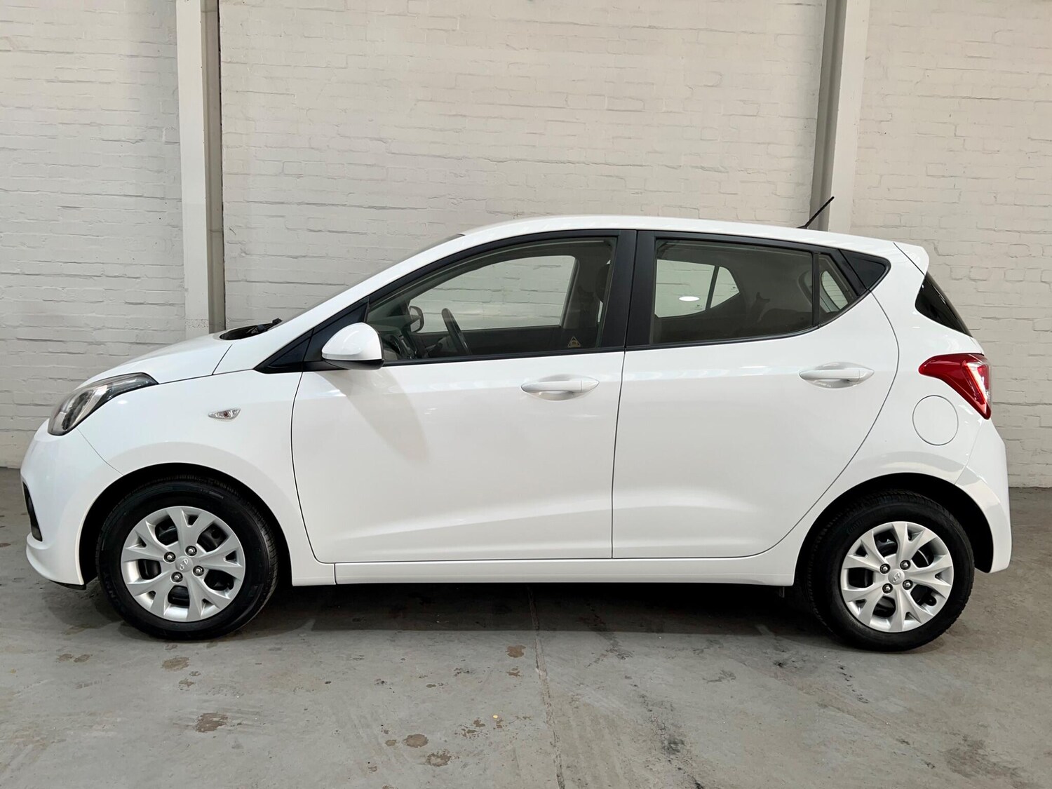 Used Hyundai i10 2015 for sale - 76667102: Photo 17
