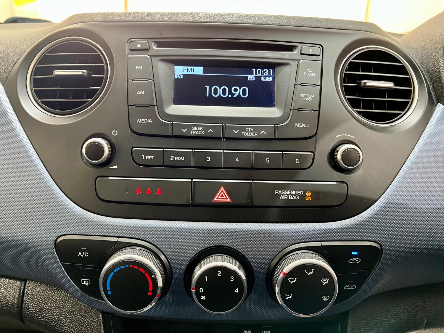 Used Hyundai i10 2015 for sale - 76667102: Photo 21