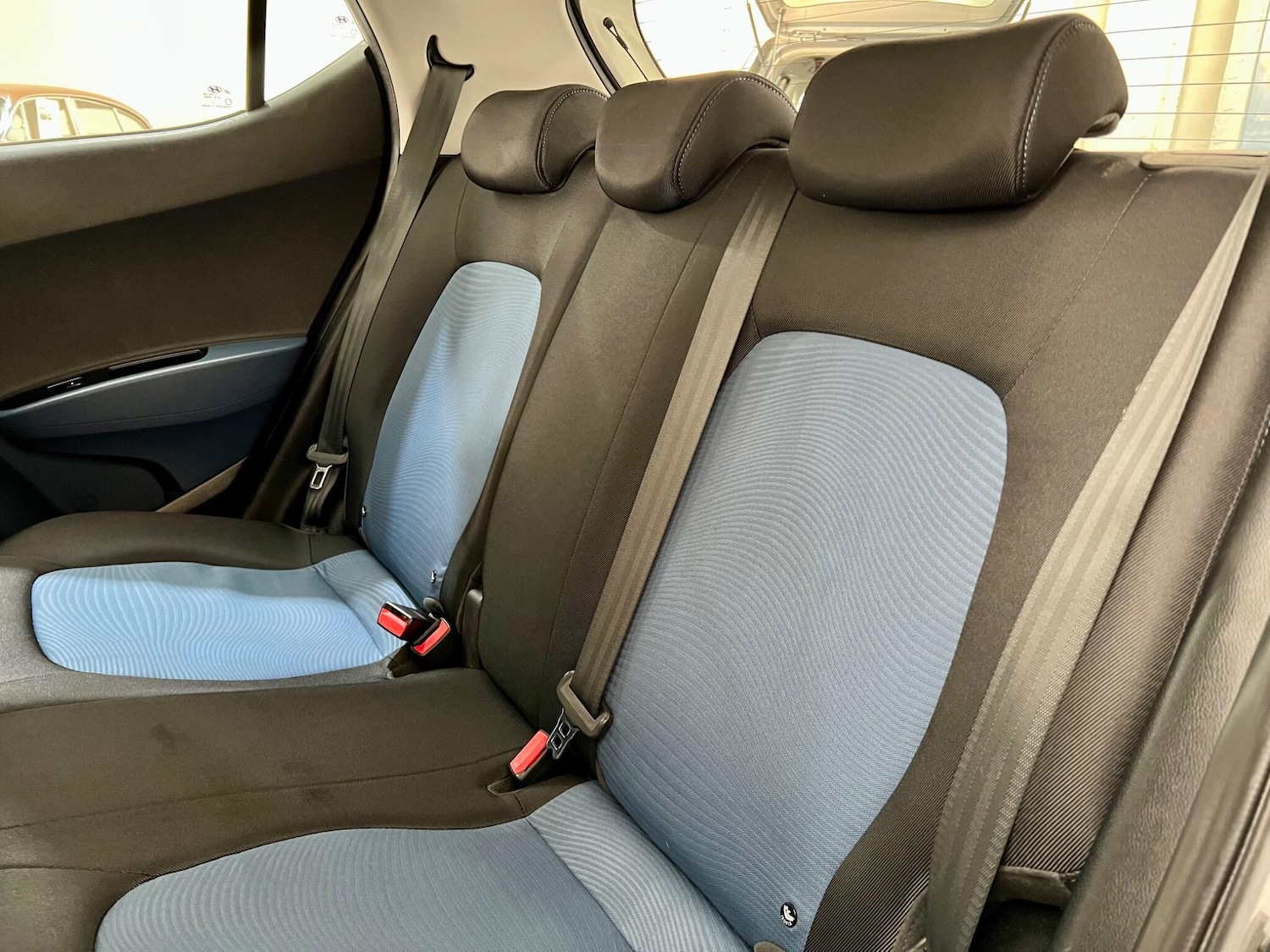 Used Hyundai i10 2015 for sale - 76667102: Photo 33