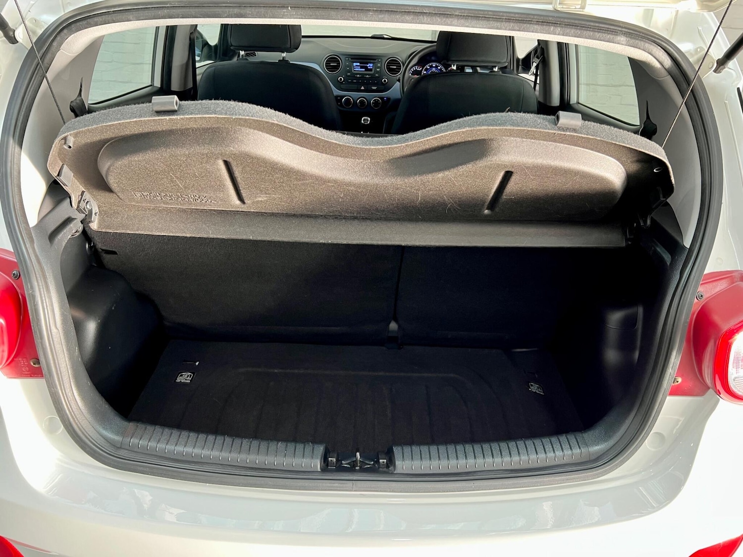 Used Hyundai i10 2015 for sale - 76667102: Photo 37