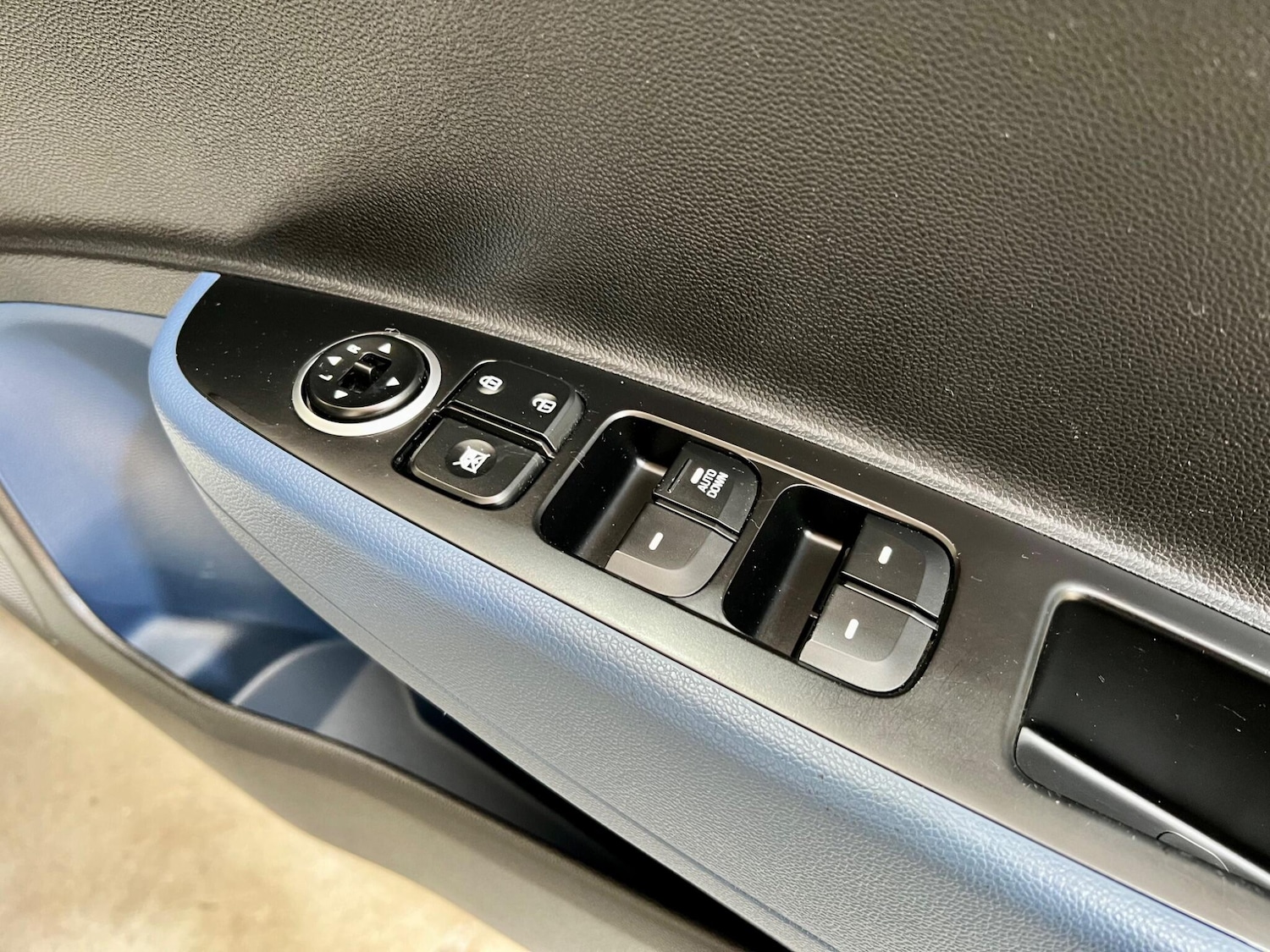 Used Hyundai i10 2015 for sale - 76667102: Photo 40