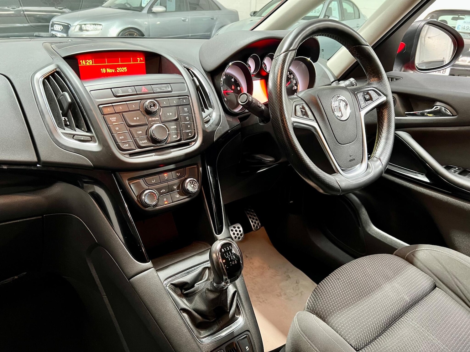 Used Vauxhall Zafira 2015 for sale - 76633112: Photo 13