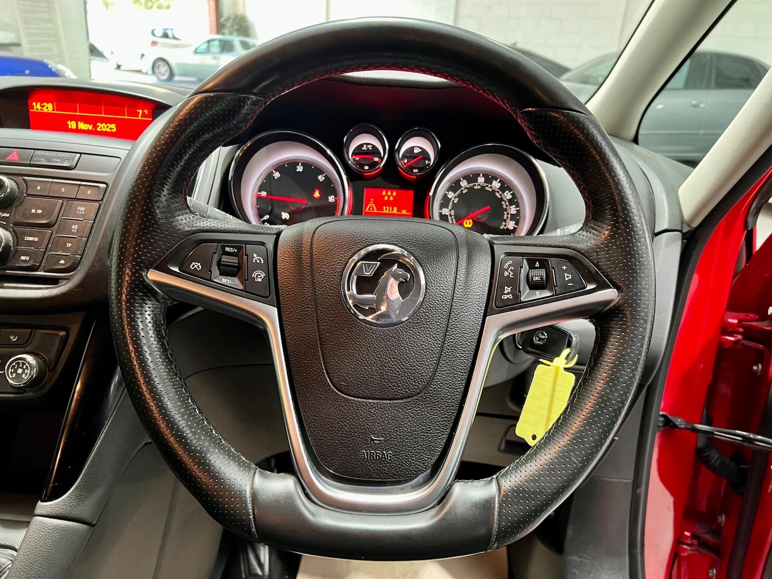 Used Vauxhall Zafira 2015 for sale - 76633112: Photo 22