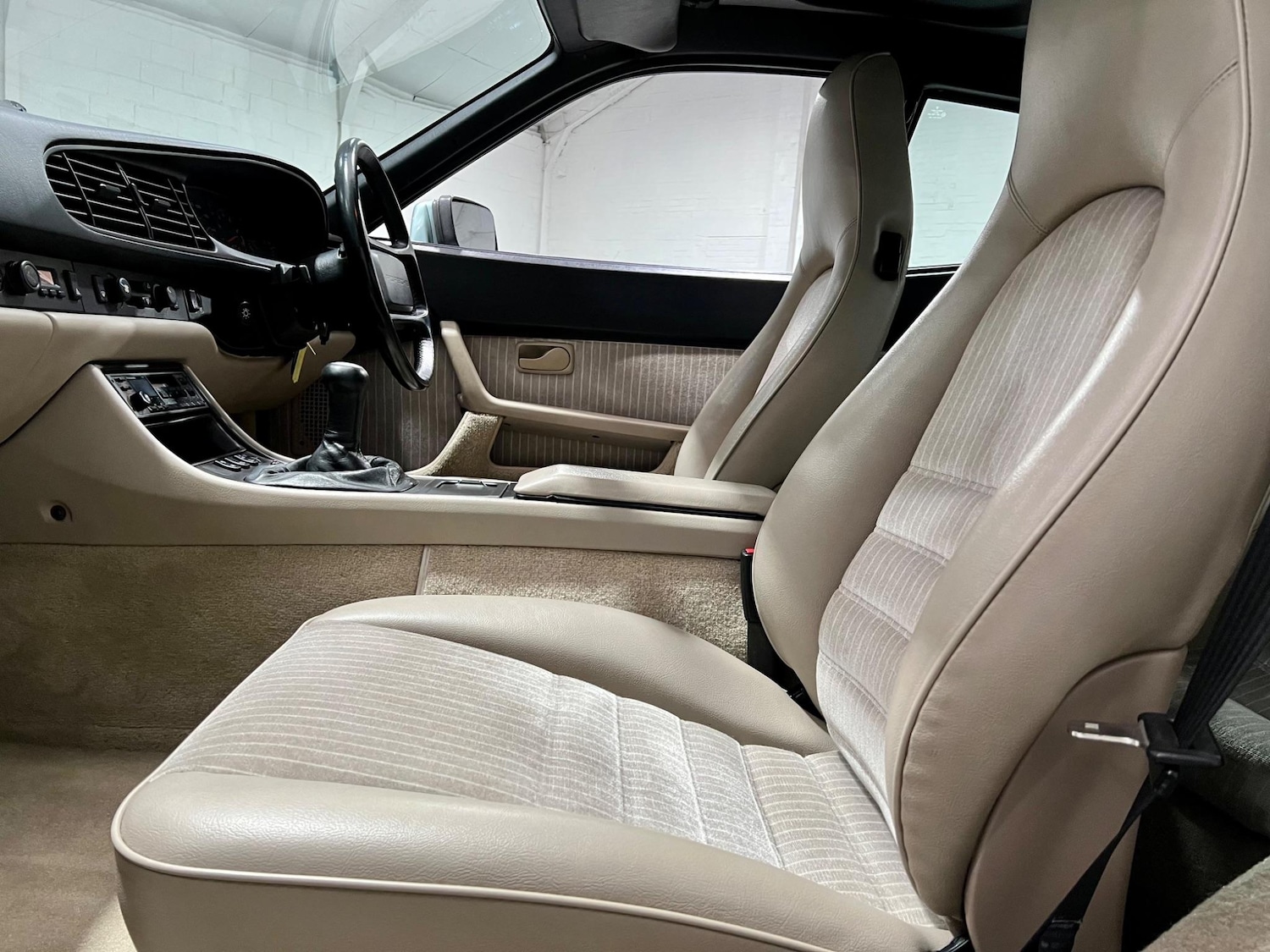 Used Porsche 944 for sale - 76990272: Photo 54