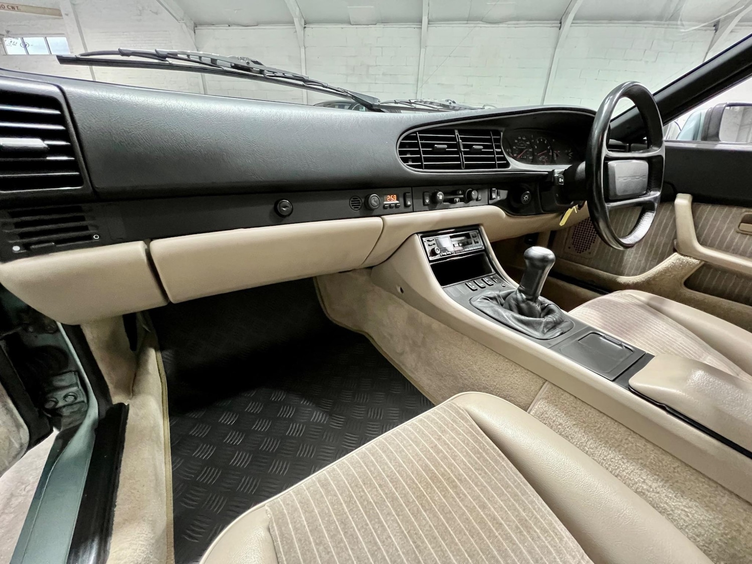 Used Porsche 944 for sale - 76990272: Photo 57