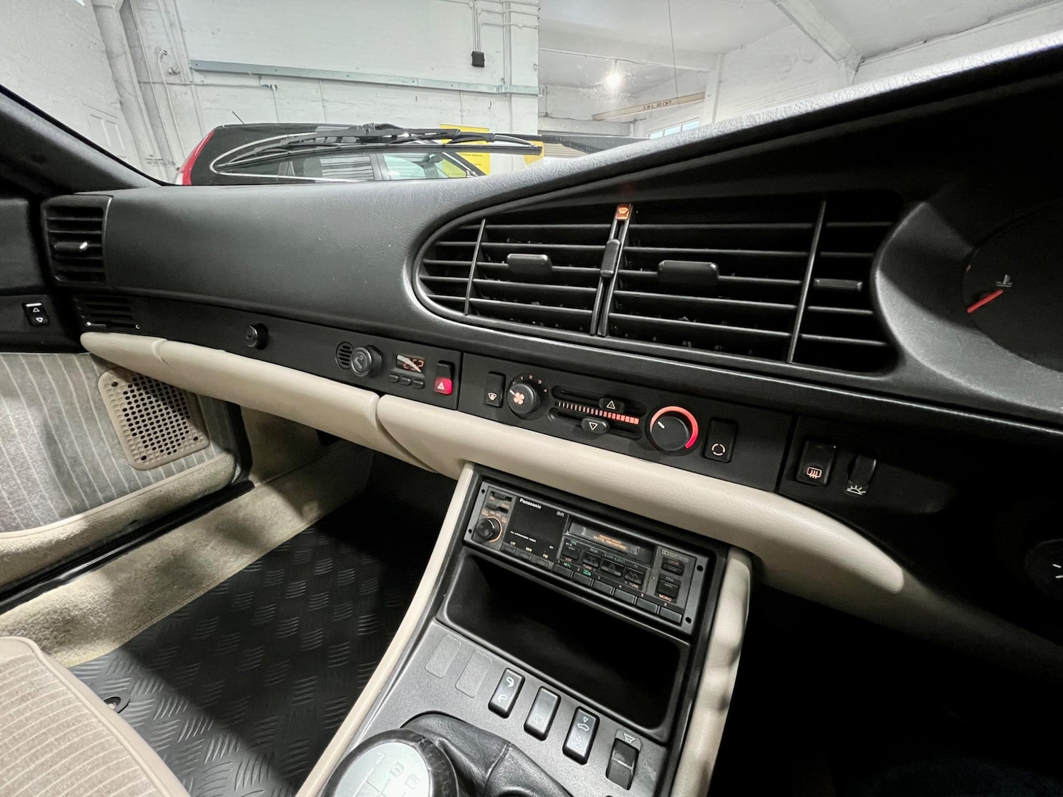 Used Porsche 944 for sale - 76990272: Photo 69