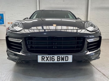 Used Porsche Cayenne 2016 for sale - 78057745: Photo