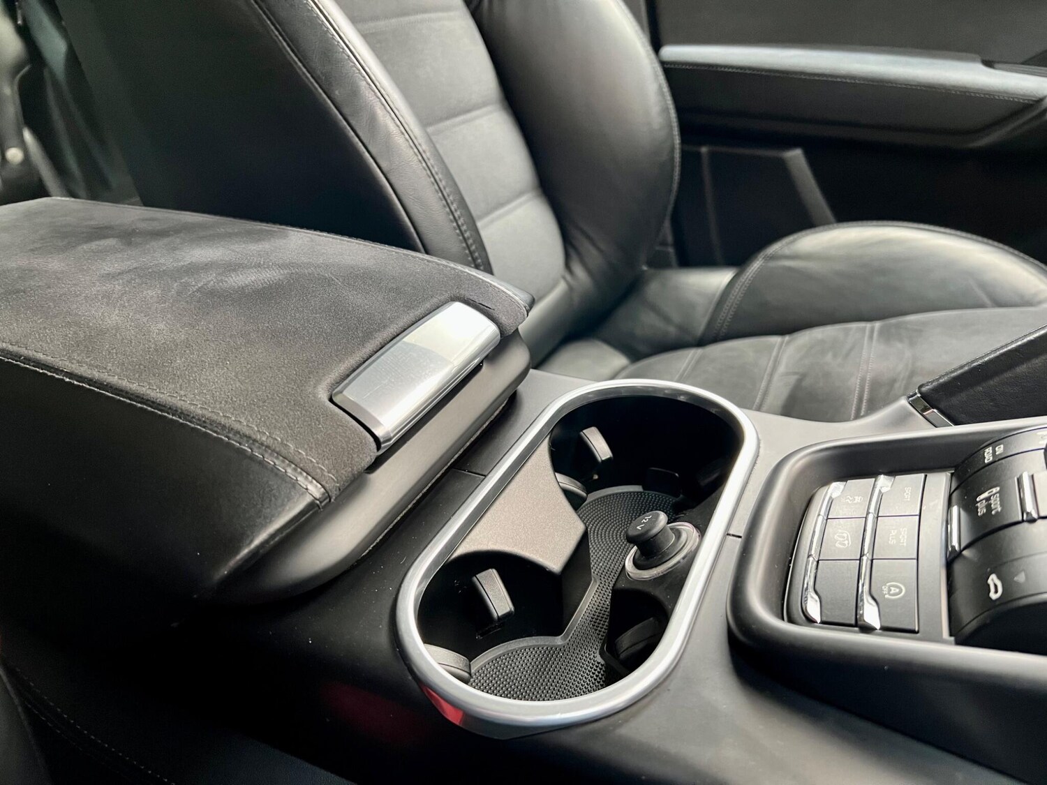 Used Porsche Cayenne 2016 for sale - 78057745: Photo 60