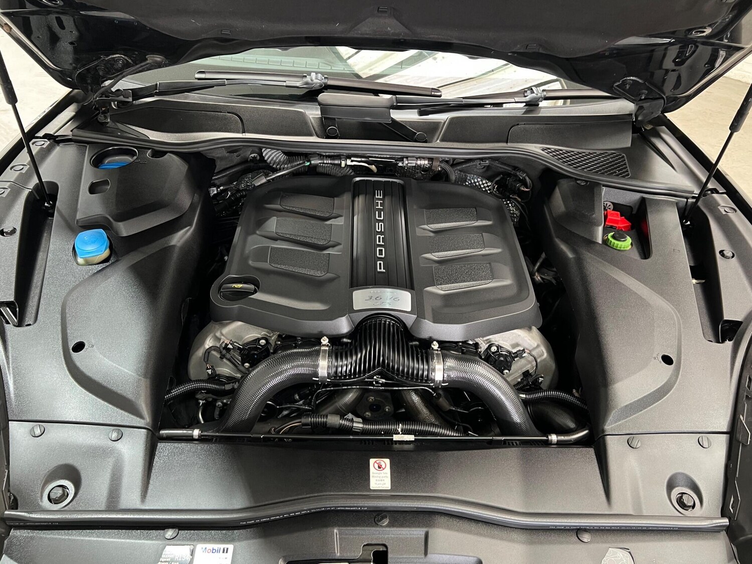 Used Porsche Cayenne 2016 for sale - 78057745: Photo 63