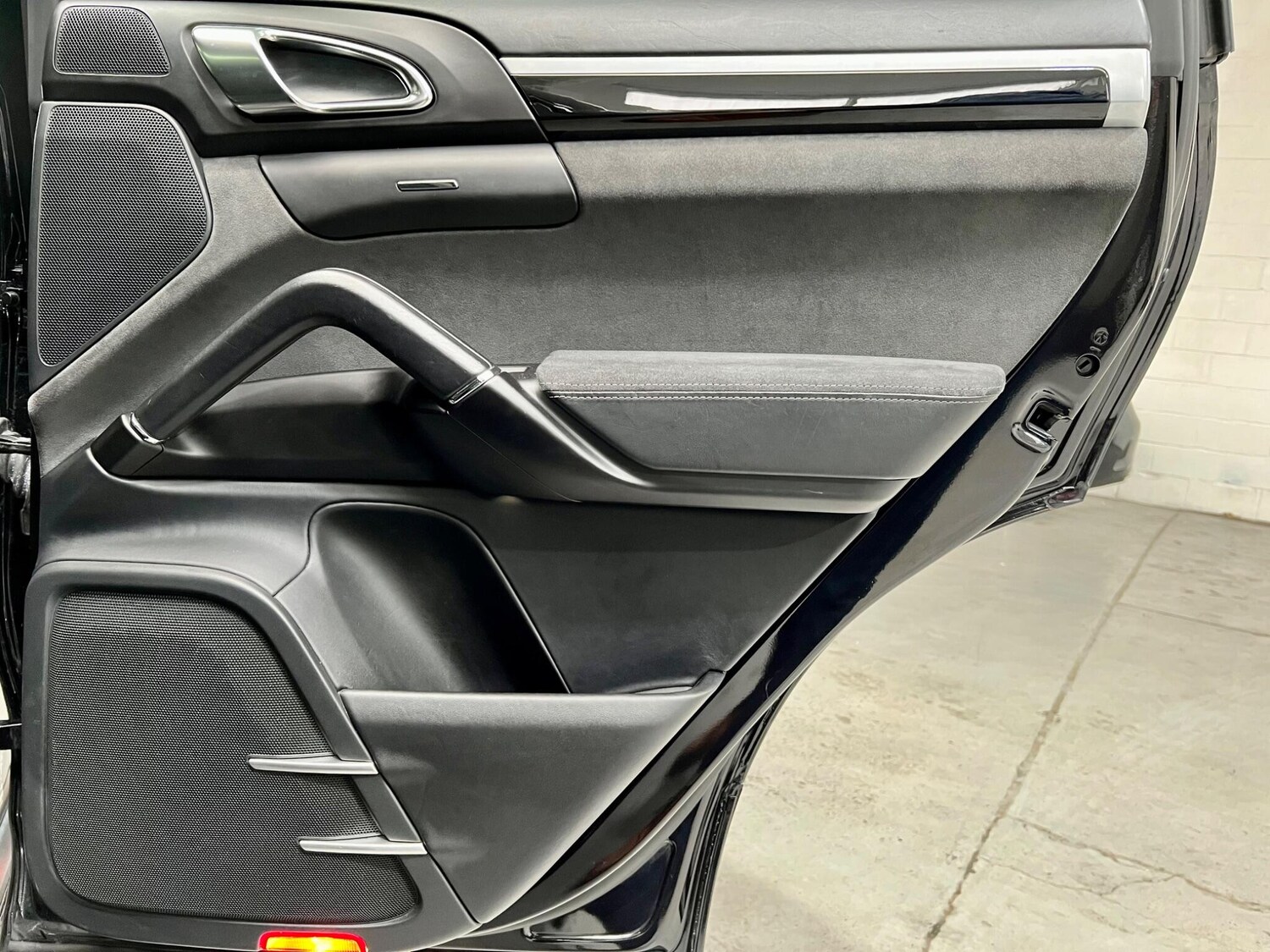 Used Porsche Cayenne 2016 for sale - 78057745: Photo 65