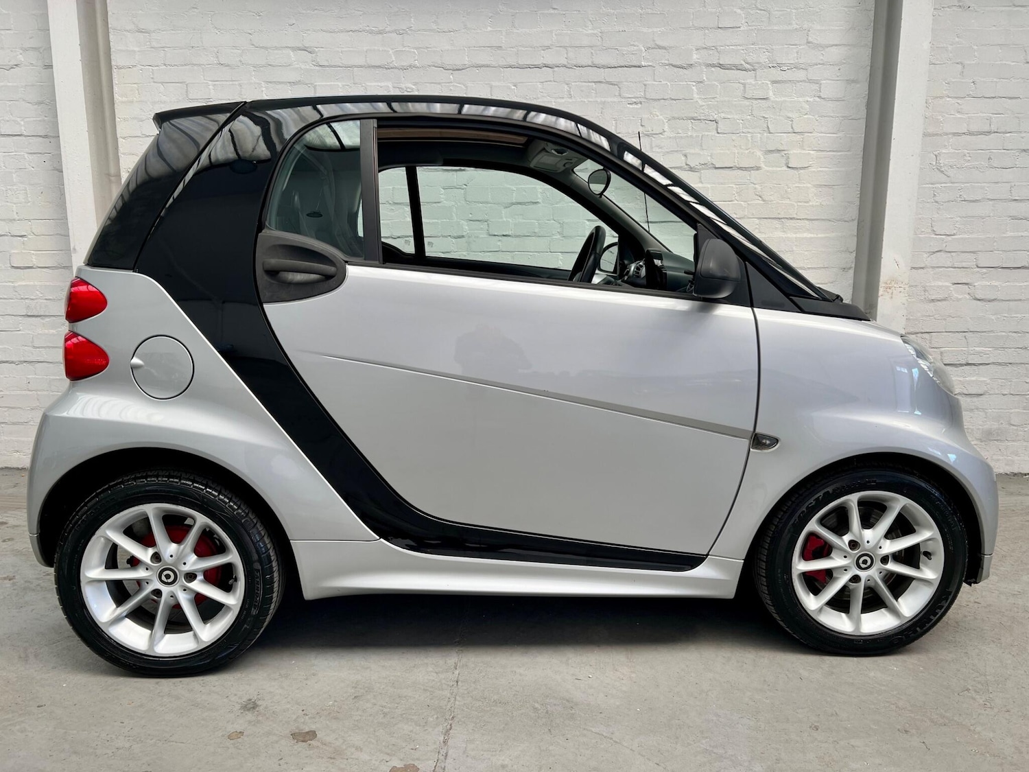 Used smart fortwo 2013 for sale - 77926193: Photo 2