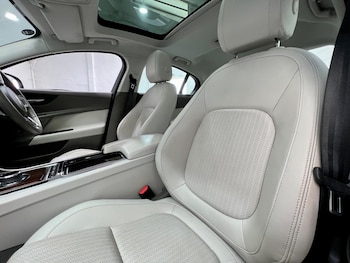 Used Jaguar XE 2019 for sale - 79464718: Photo