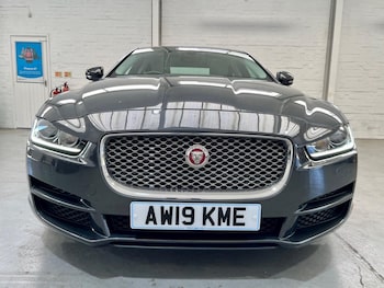 Used Jaguar XE 2019 for sale - 79464718: Photo