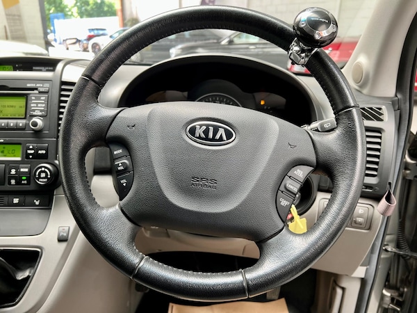 Used Kia Sedona 2010 for sale - 75059714: Photo 19