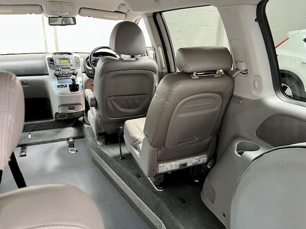 Used Kia Sedona 2010 for sale - 75059714: Photo 21