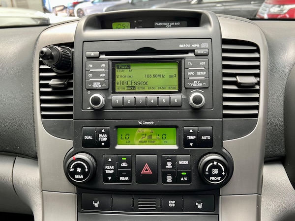 Used Kia Sedona 2010 for sale - 75059714: Photo 28