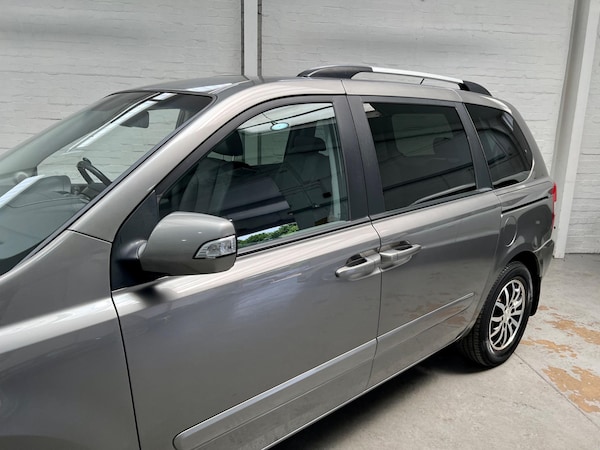 Used Kia Sedona 2010 for sale - 75059714: Photo 38