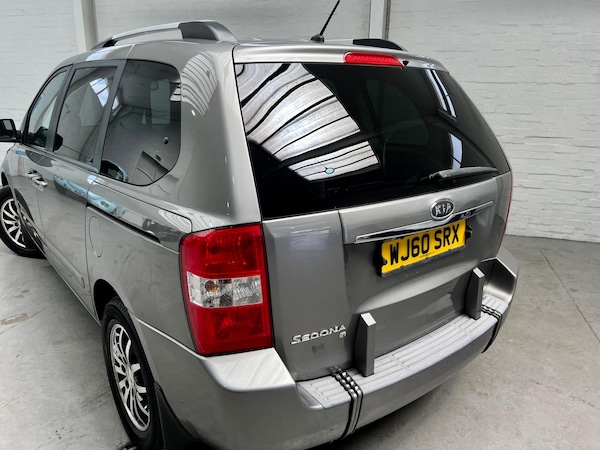 Used Kia Sedona 2010 for sale - 75059714: Photo 44