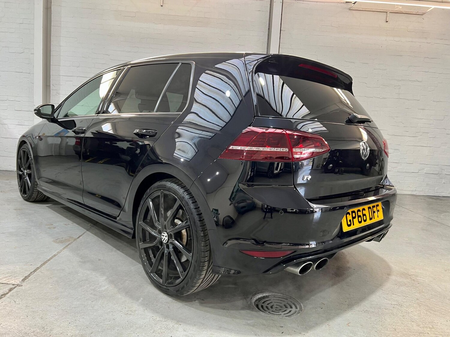 Used Volkswagen Golf 2017 for sale - 77784611: Photo 17