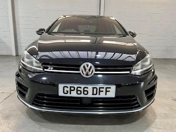 Used Volkswagen Golf 2017 for sale - 77784611: Photo