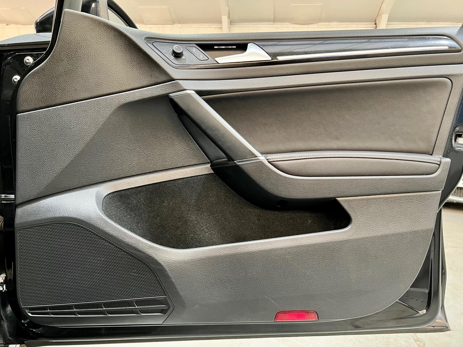 Used Volkswagen Golf 2017 for sale - 77784611: Photo 60