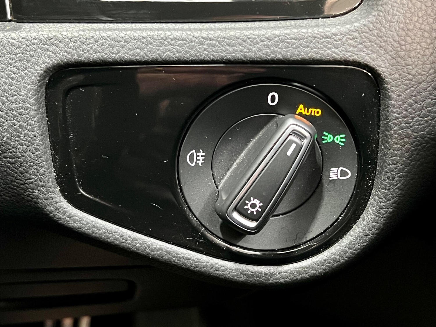 Used Volkswagen Golf 2017 for sale - 77784611: Photo 62