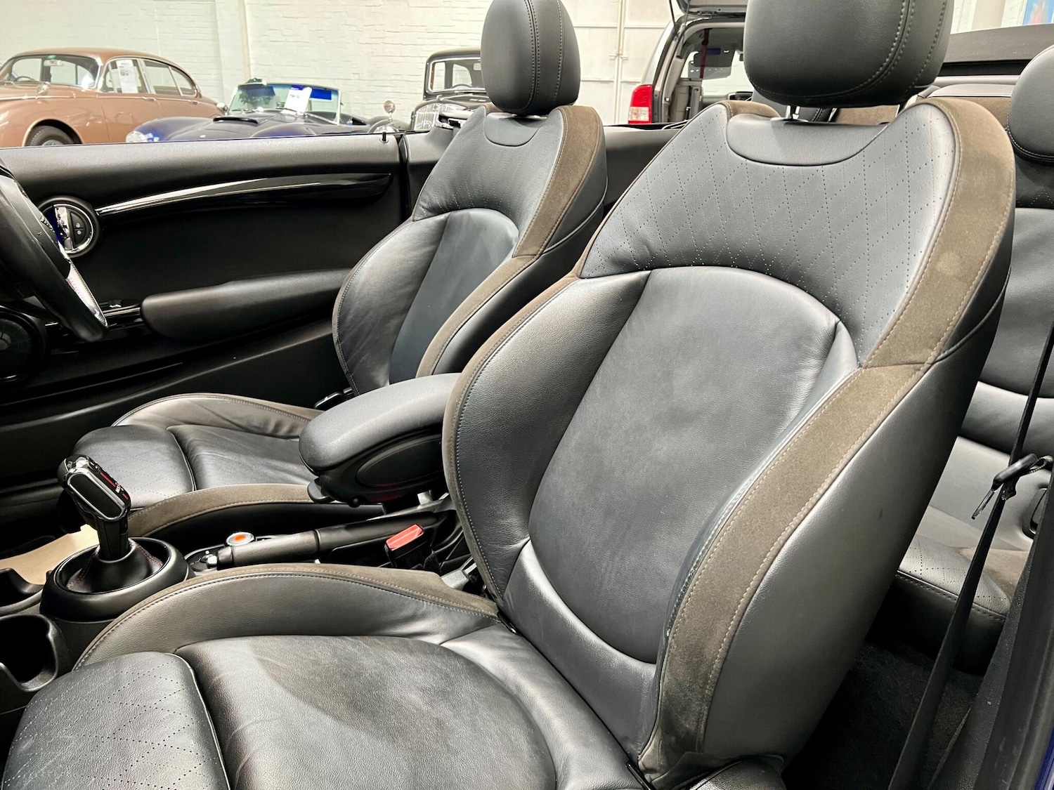 Used MINI Convertible 2020 for sale - 76314798: Photo 3