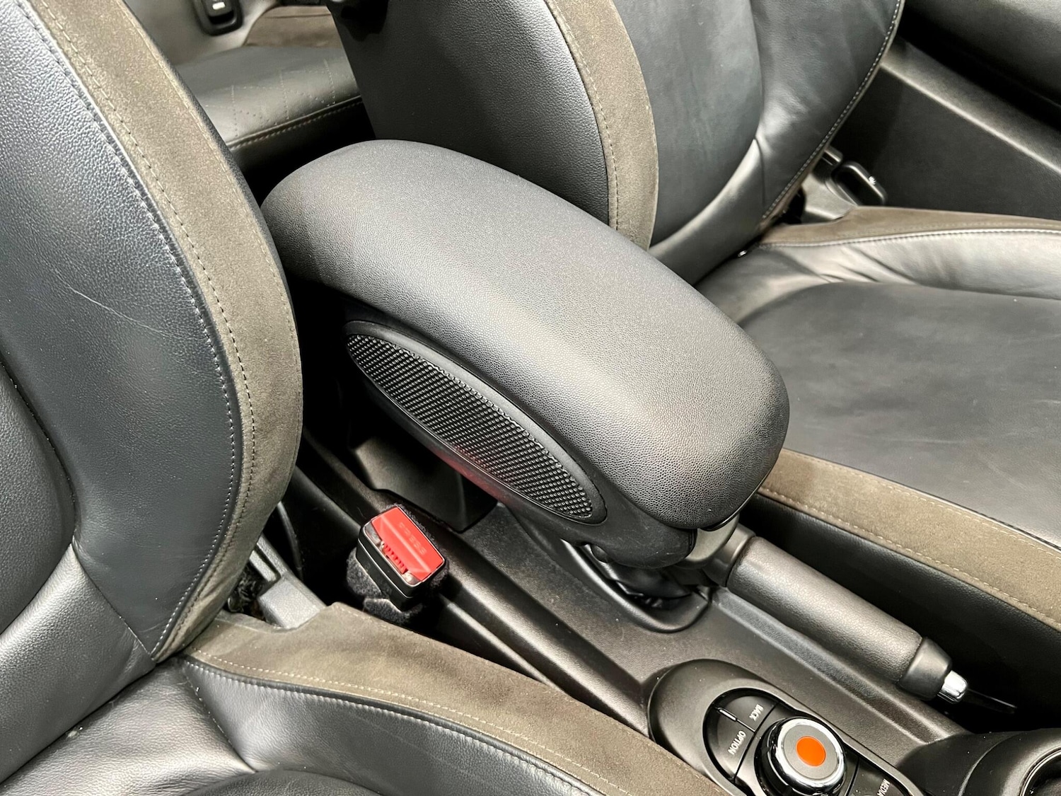 Used MINI Convertible 2020 for sale - 76314798: Photo 61