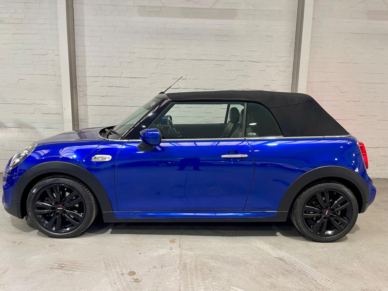 Used MINI Convertible 2020 for sale - 76314798: Photo 8