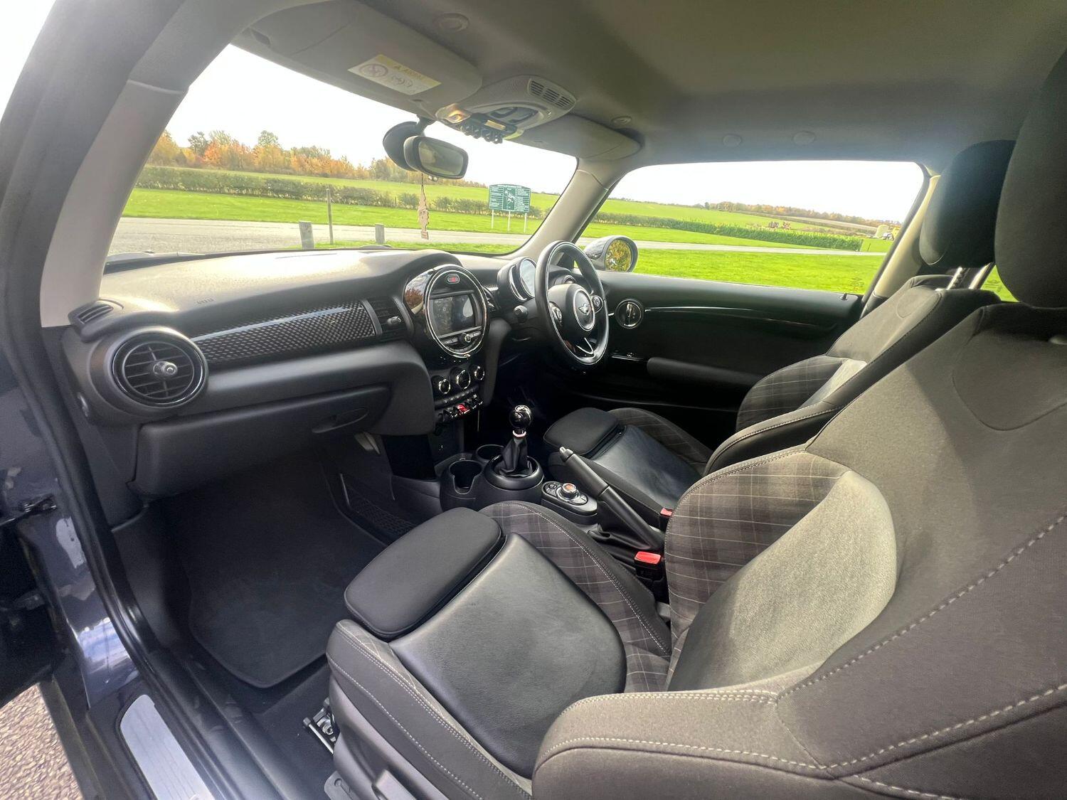 Used MINI Hatch 2018 for sale - 76387288: Photo 24