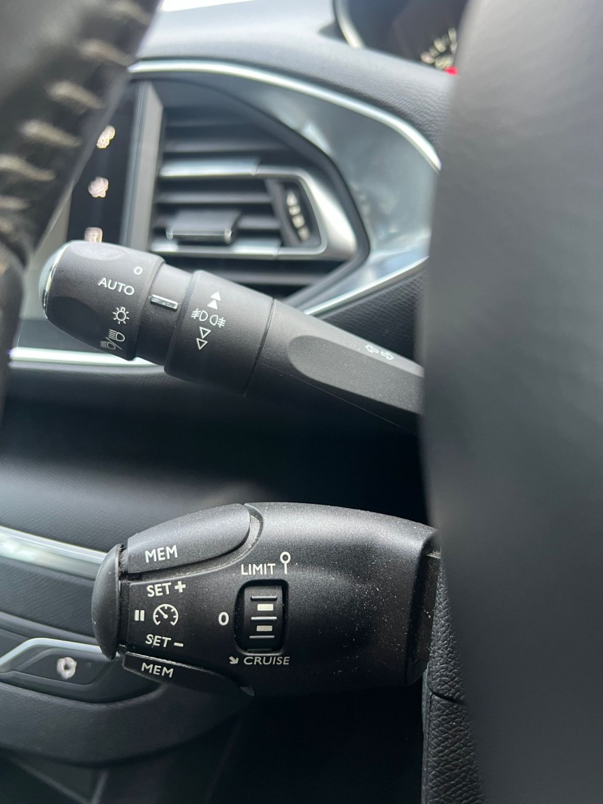 Used Peugeot 308 2014 for sale - 76979530: Photo 29