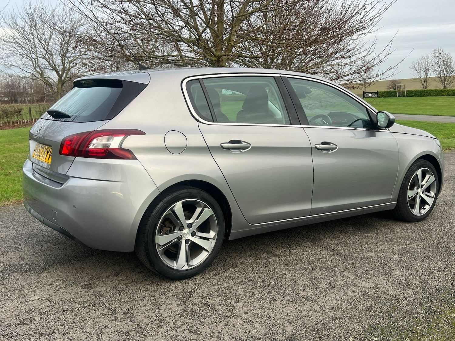 Used Peugeot 308 2014 for sale - 76979530: Photo 4