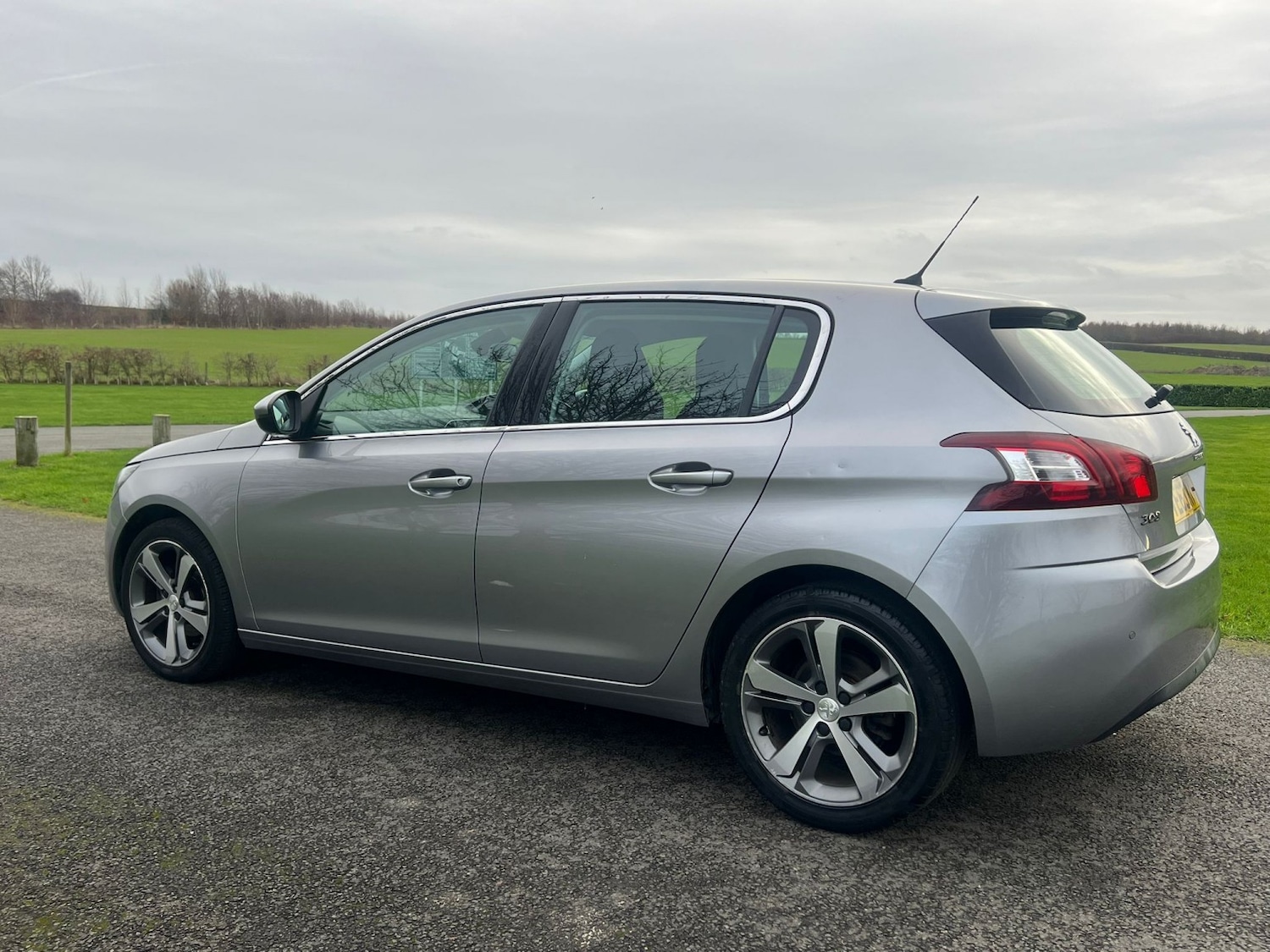 Used Peugeot 308 2014 for sale - 76979530: Photo 8