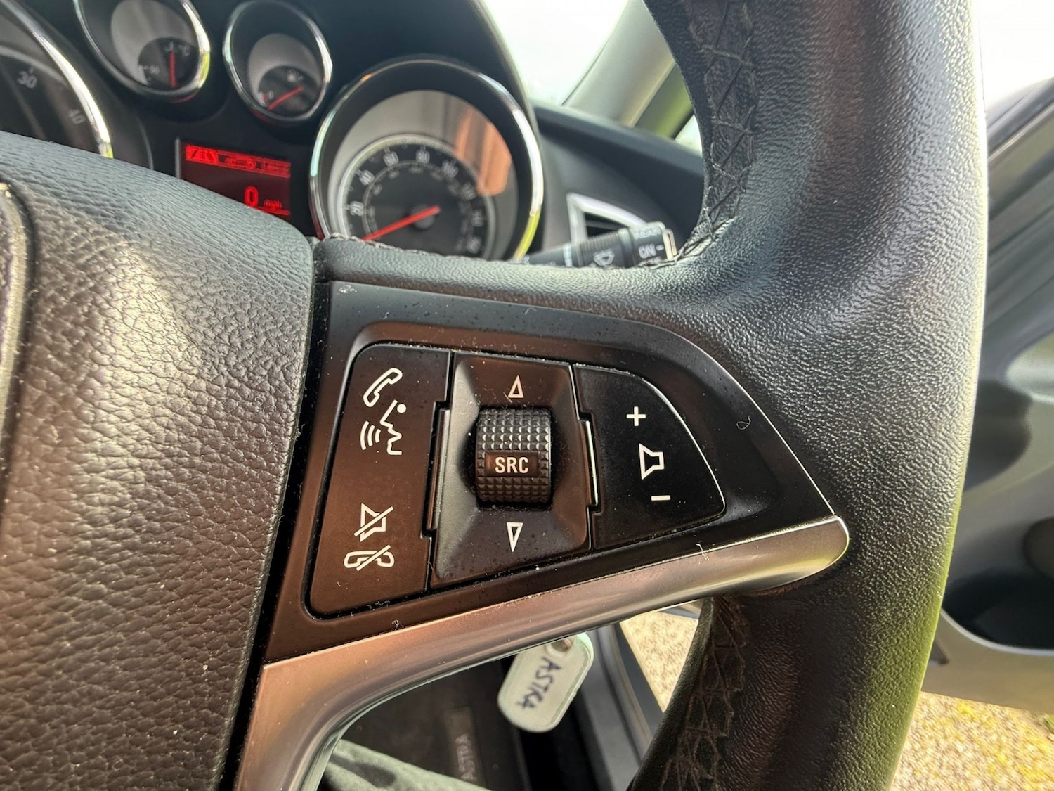 Used Vauxhall Astra 2015 for sale - 77636942: Photo 26