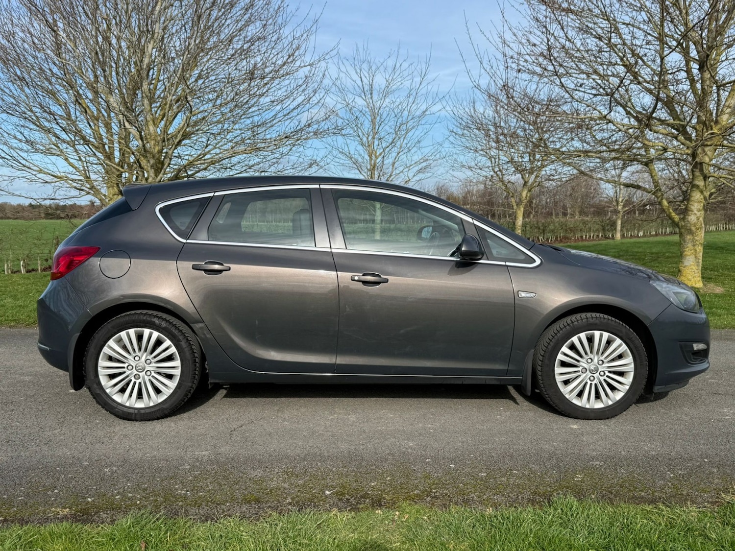 Used Vauxhall Astra 2015 for sale - 77636942: Photo 3