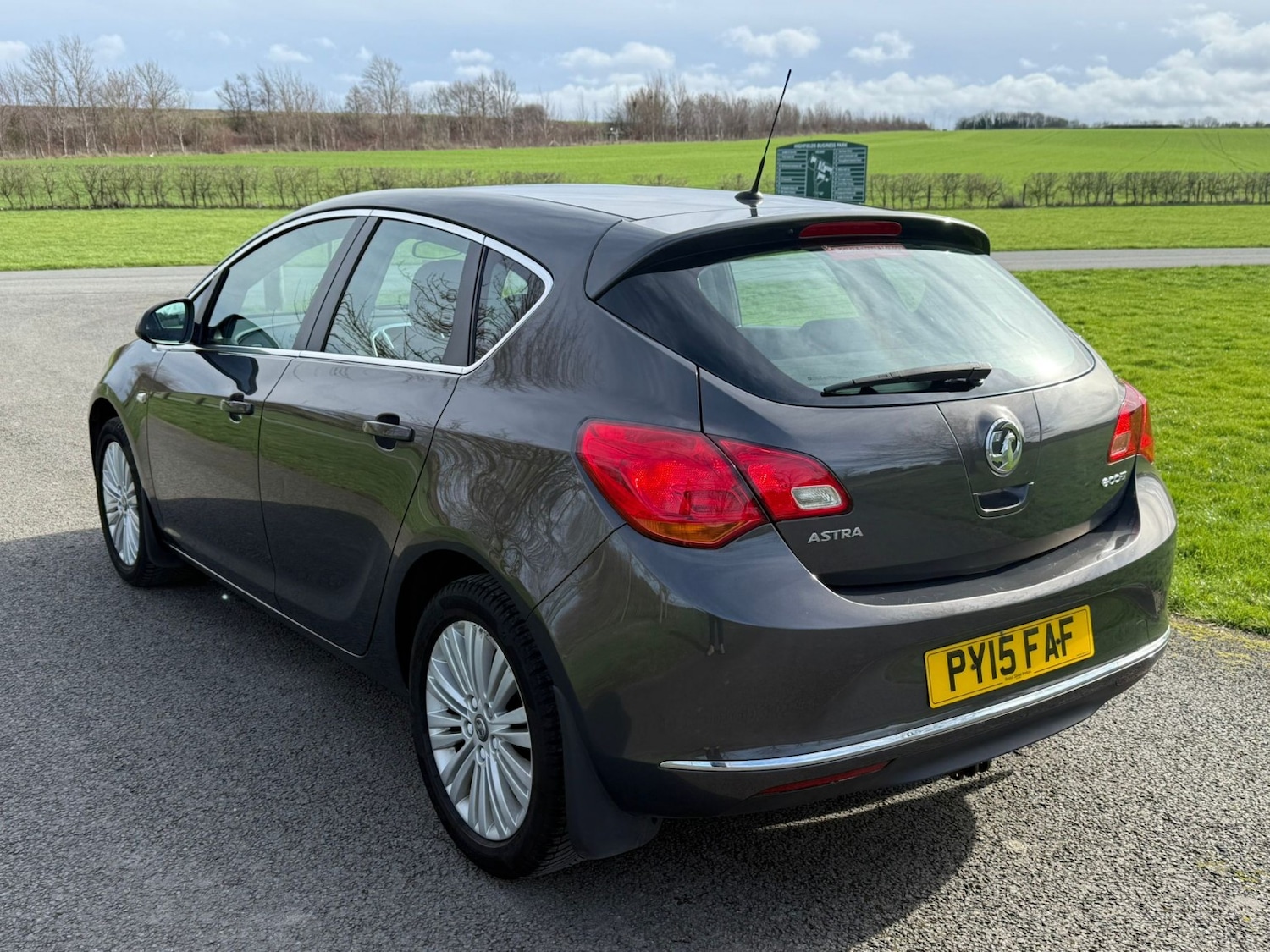 Used Vauxhall Astra 2015 for sale - 77636942: Photo 7