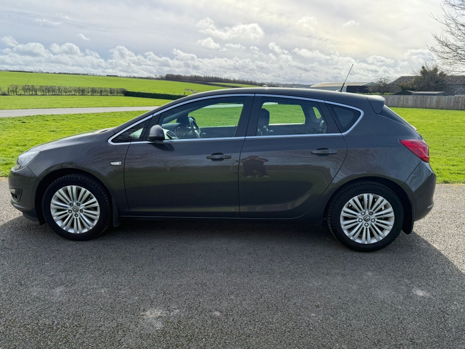 Used Vauxhall Astra 2015 for sale - 77636942: Photo 9