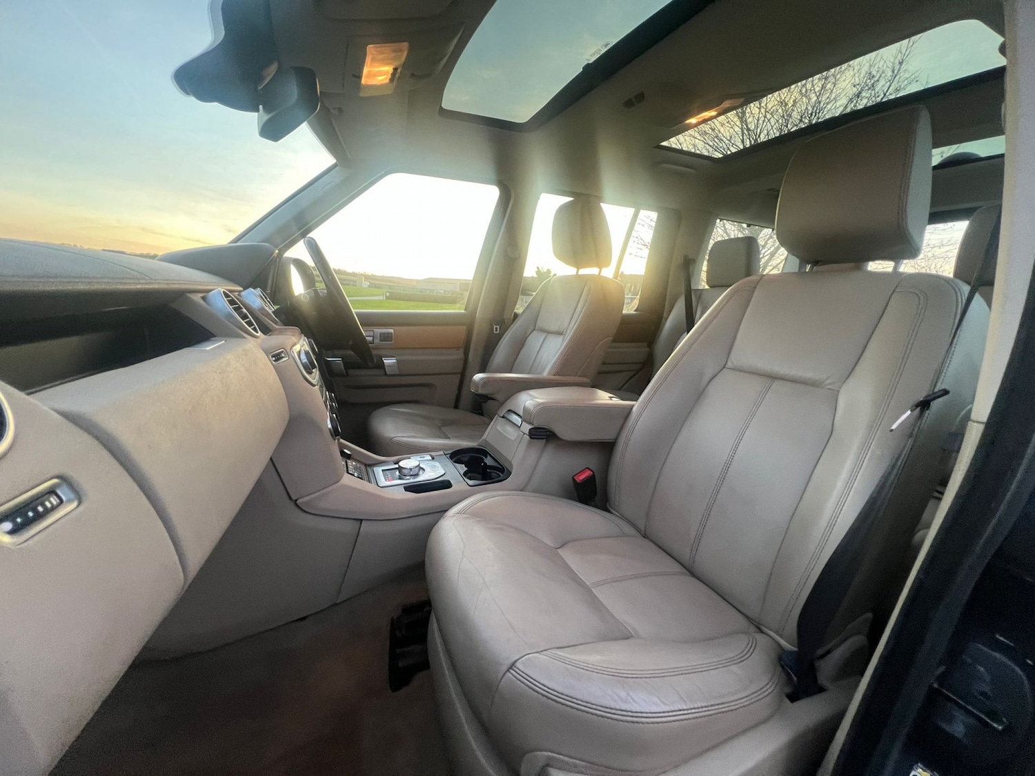 Used Land Rover Discovery 2015 for sale - 76956903: Photo 15