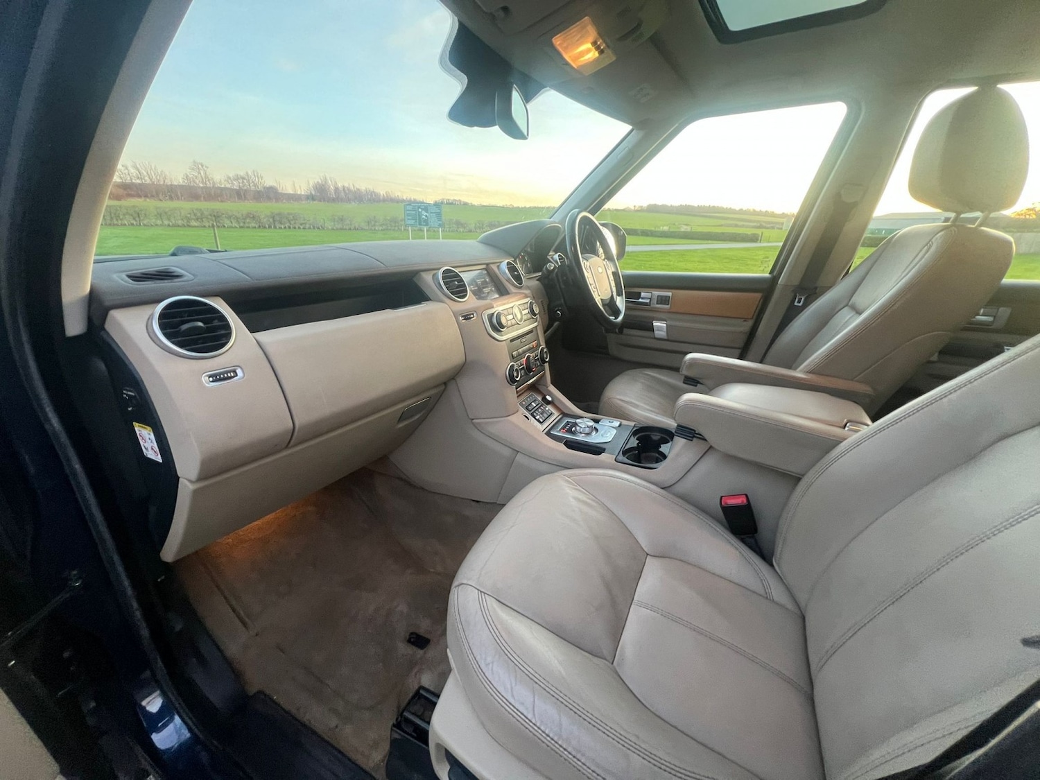 Used Land Rover Discovery 2015 for sale - 76956903: Photo 16