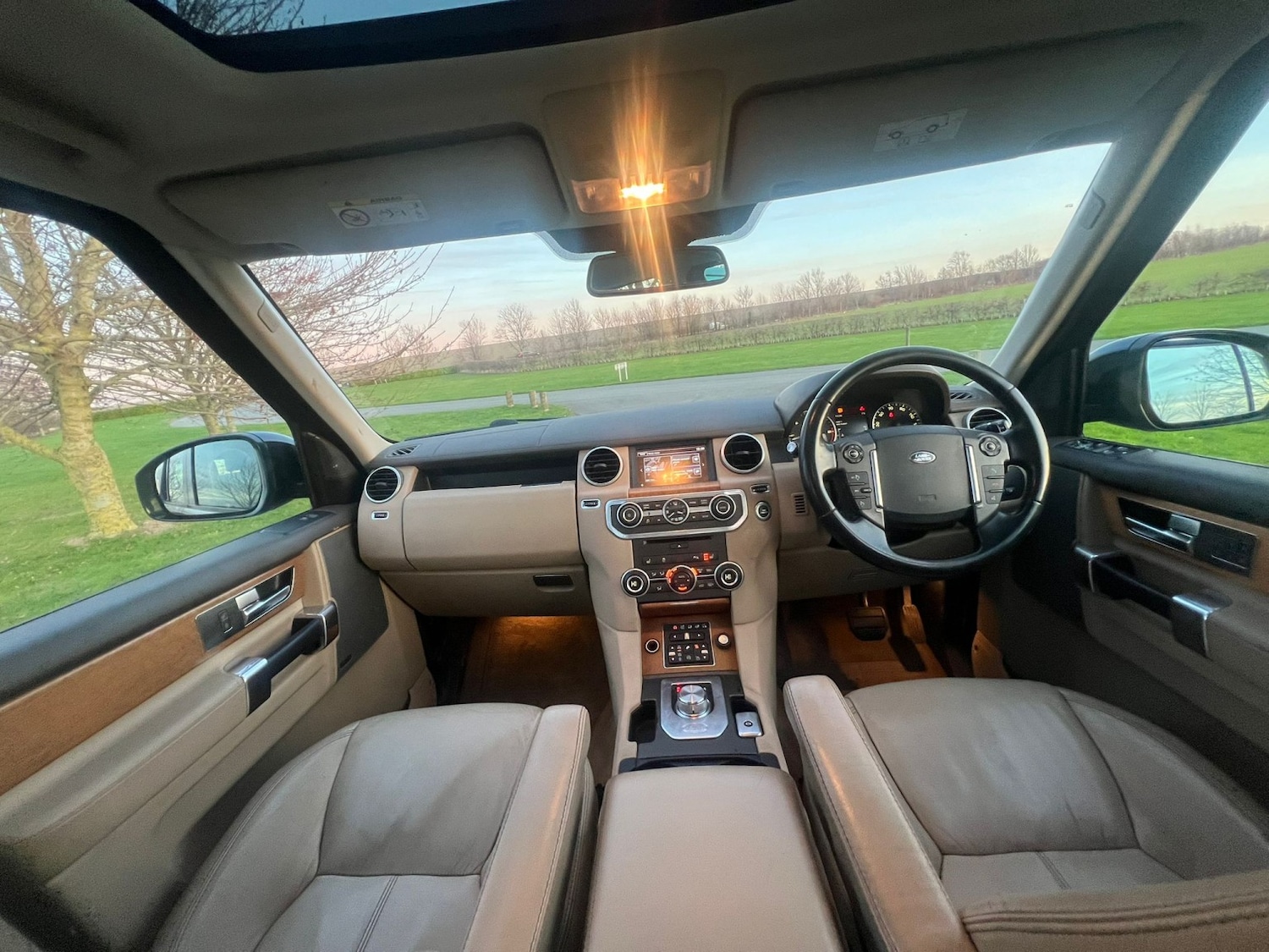 Used Land Rover Discovery 2015 for sale - 76956903: Photo 19