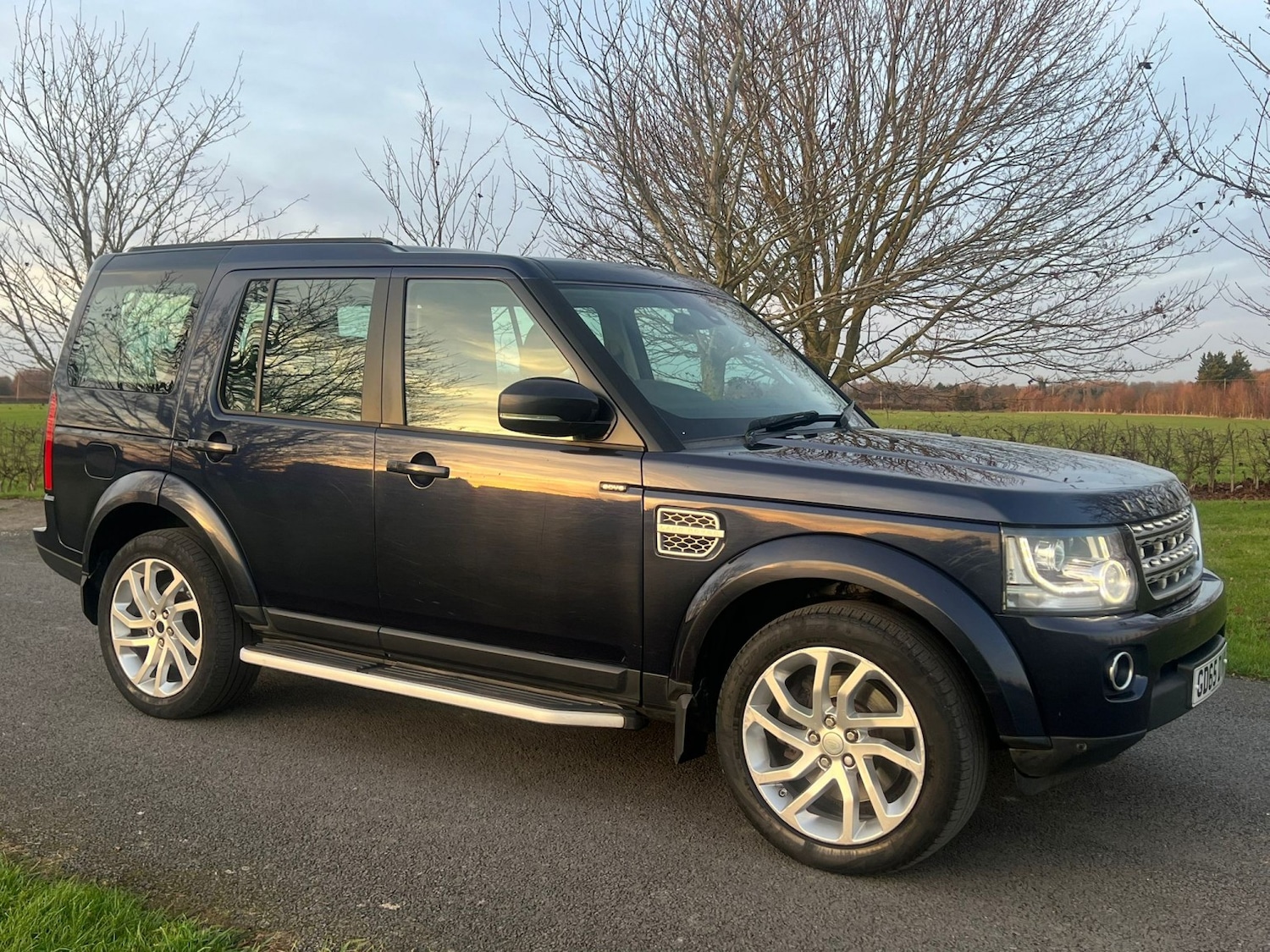 Used Land Rover Discovery 2015 for sale - 76956903: Photo 2
