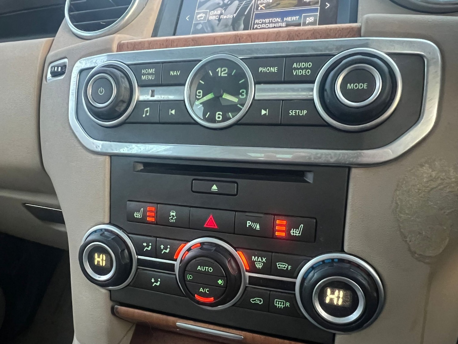 Used Land Rover Discovery 2015 for sale - 76956903: Photo 29