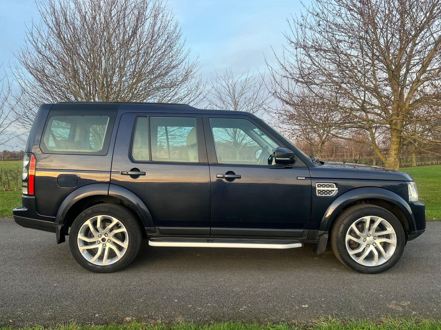 Used Land Rover Discovery 2015 for sale - 76956903: Photo 3