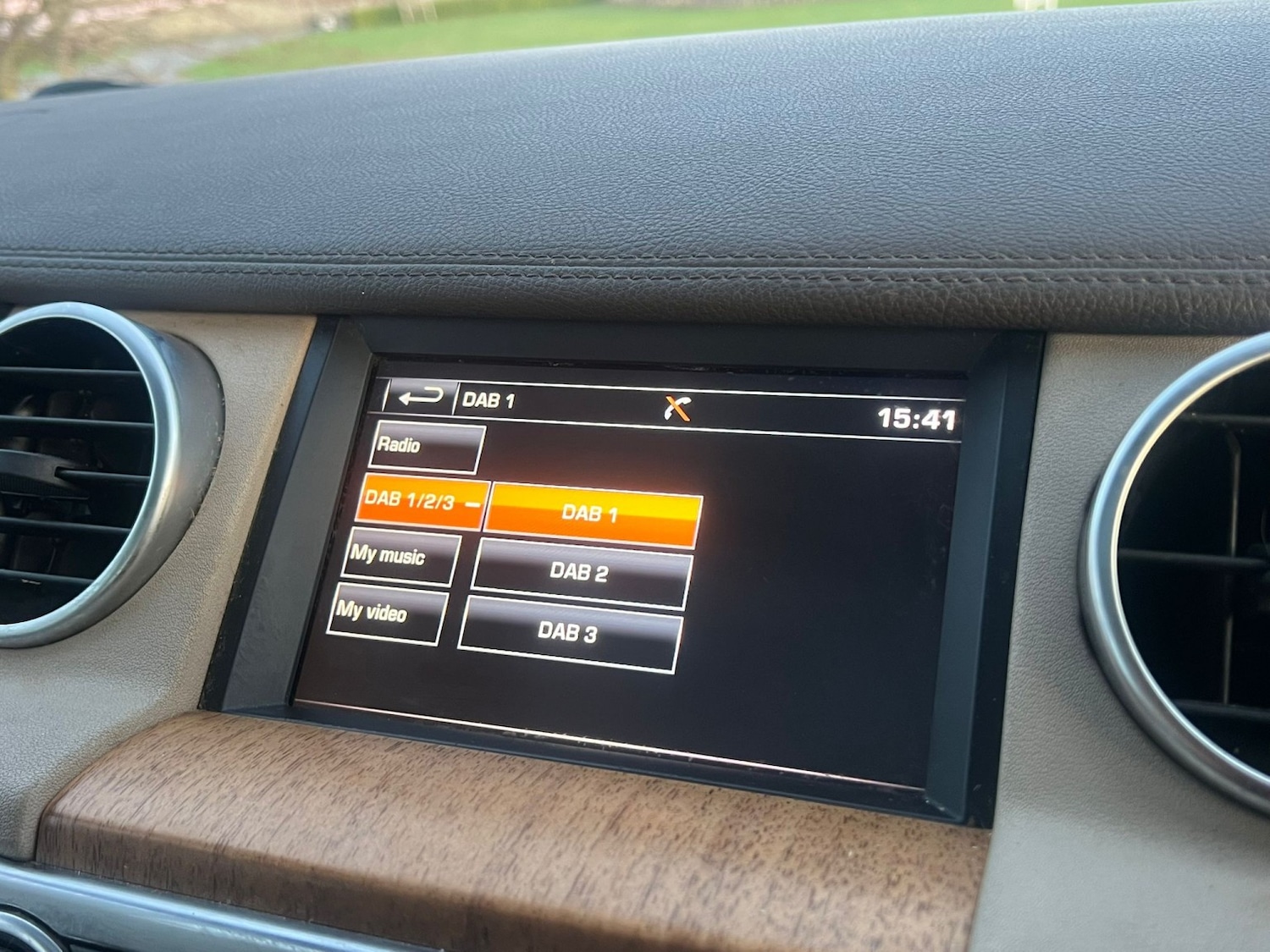 Used Land Rover Discovery 2015 for sale - 76956903: Photo 32