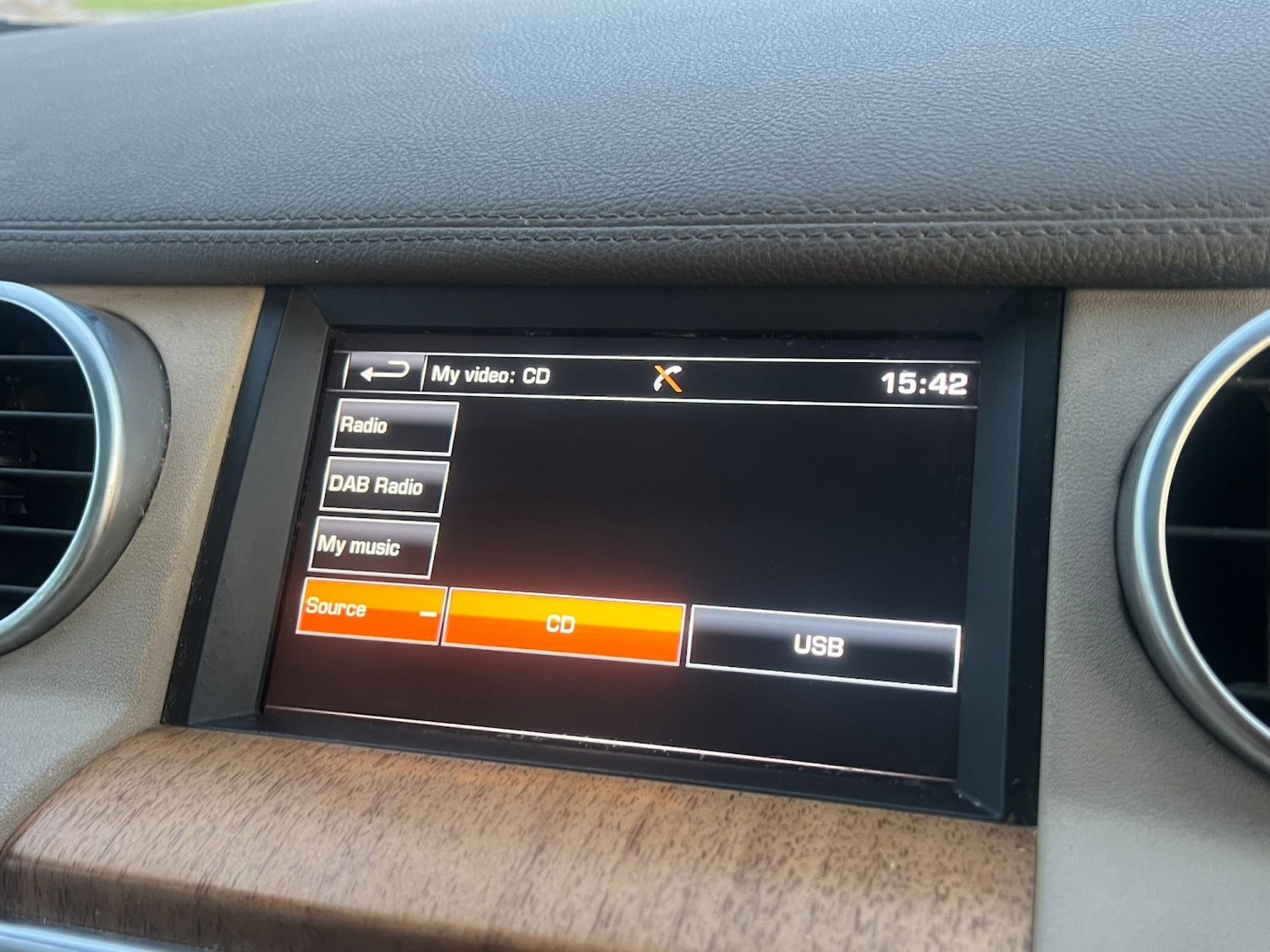 Used Land Rover Discovery 2015 for sale - 76956903: Photo 34