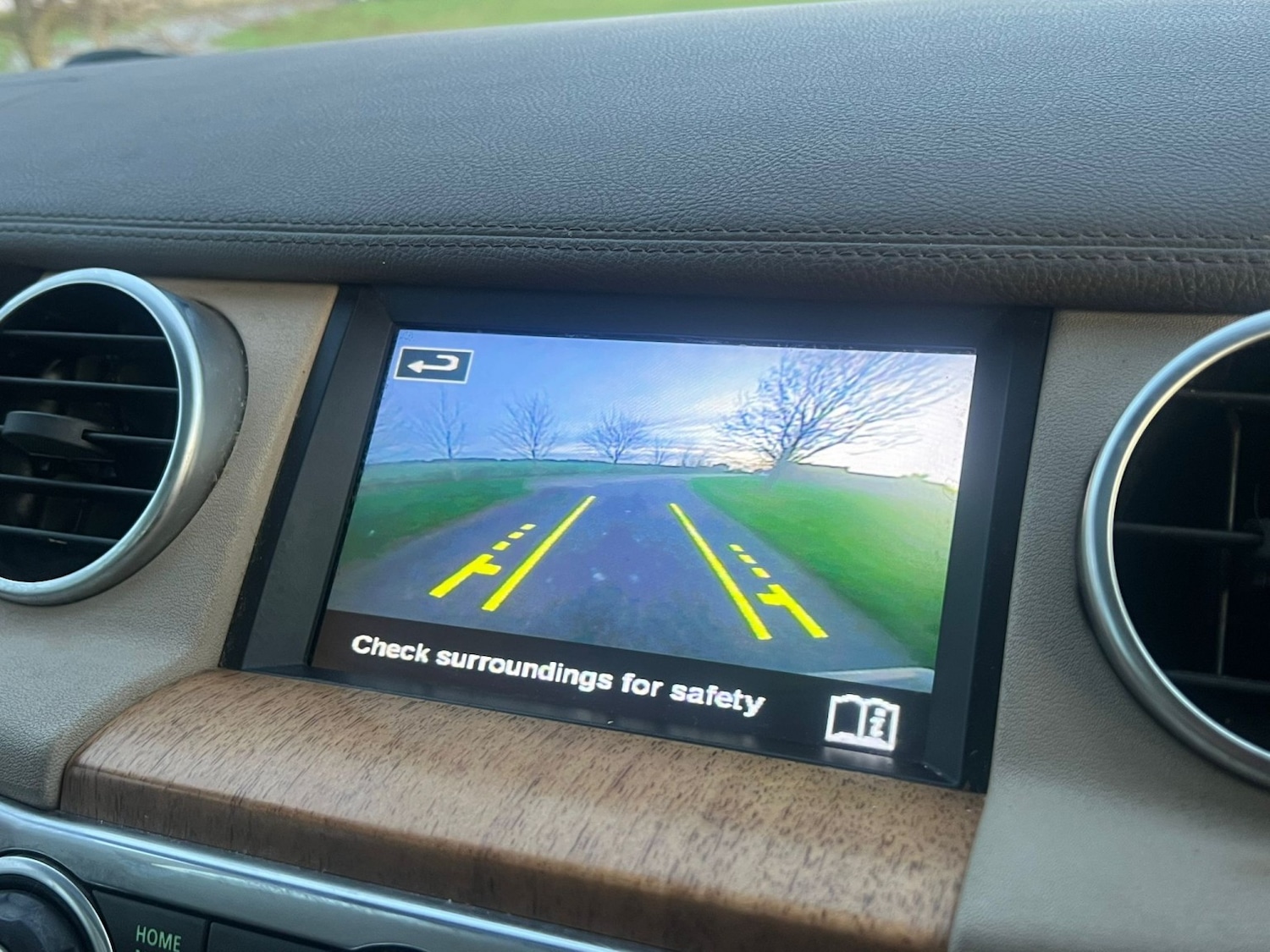 Used Land Rover Discovery 2015 for sale - 76956903: Photo 37