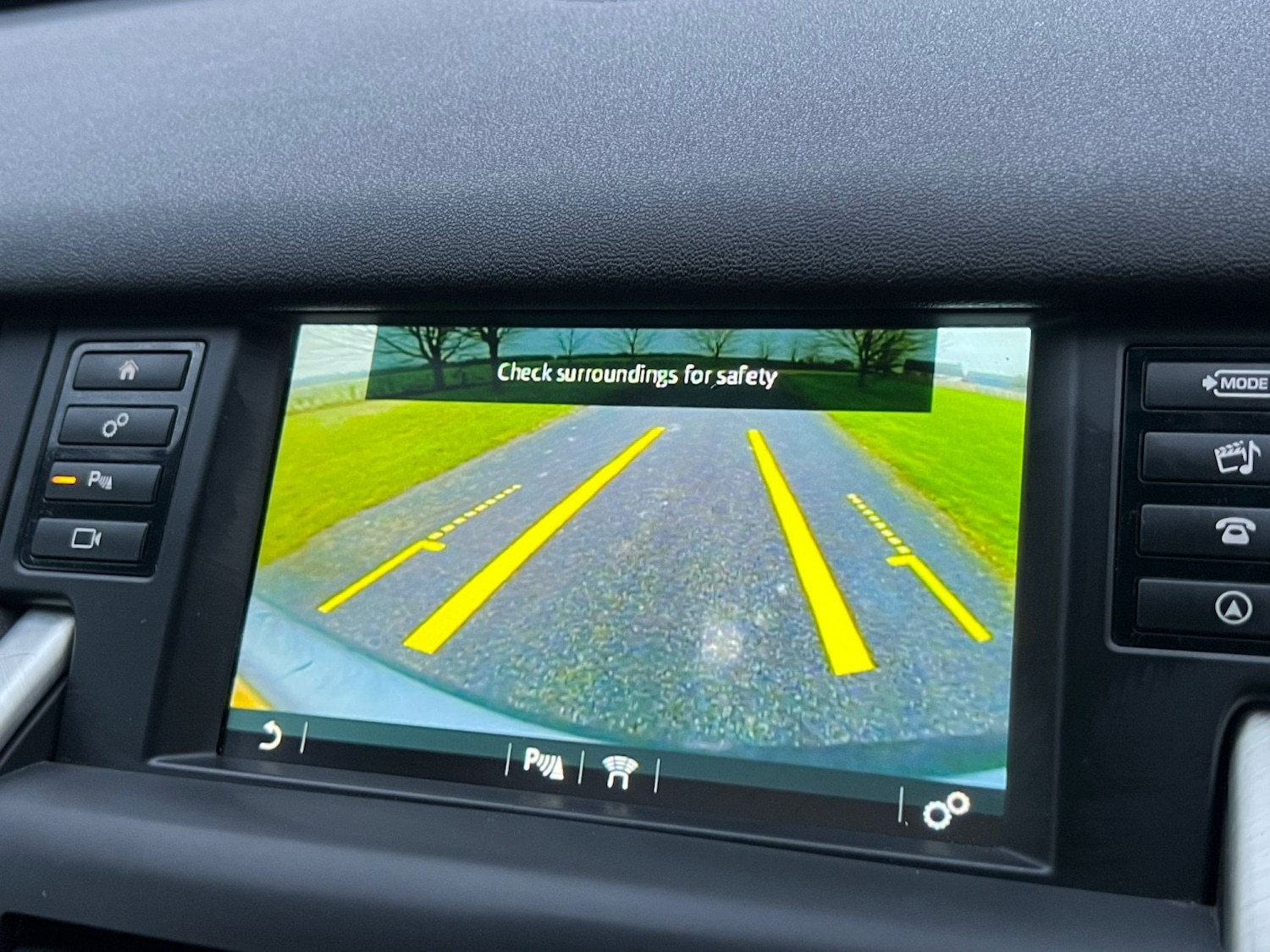 Used Land Rover Discovery Sport 2015 for sale - 76951073: Photo 41