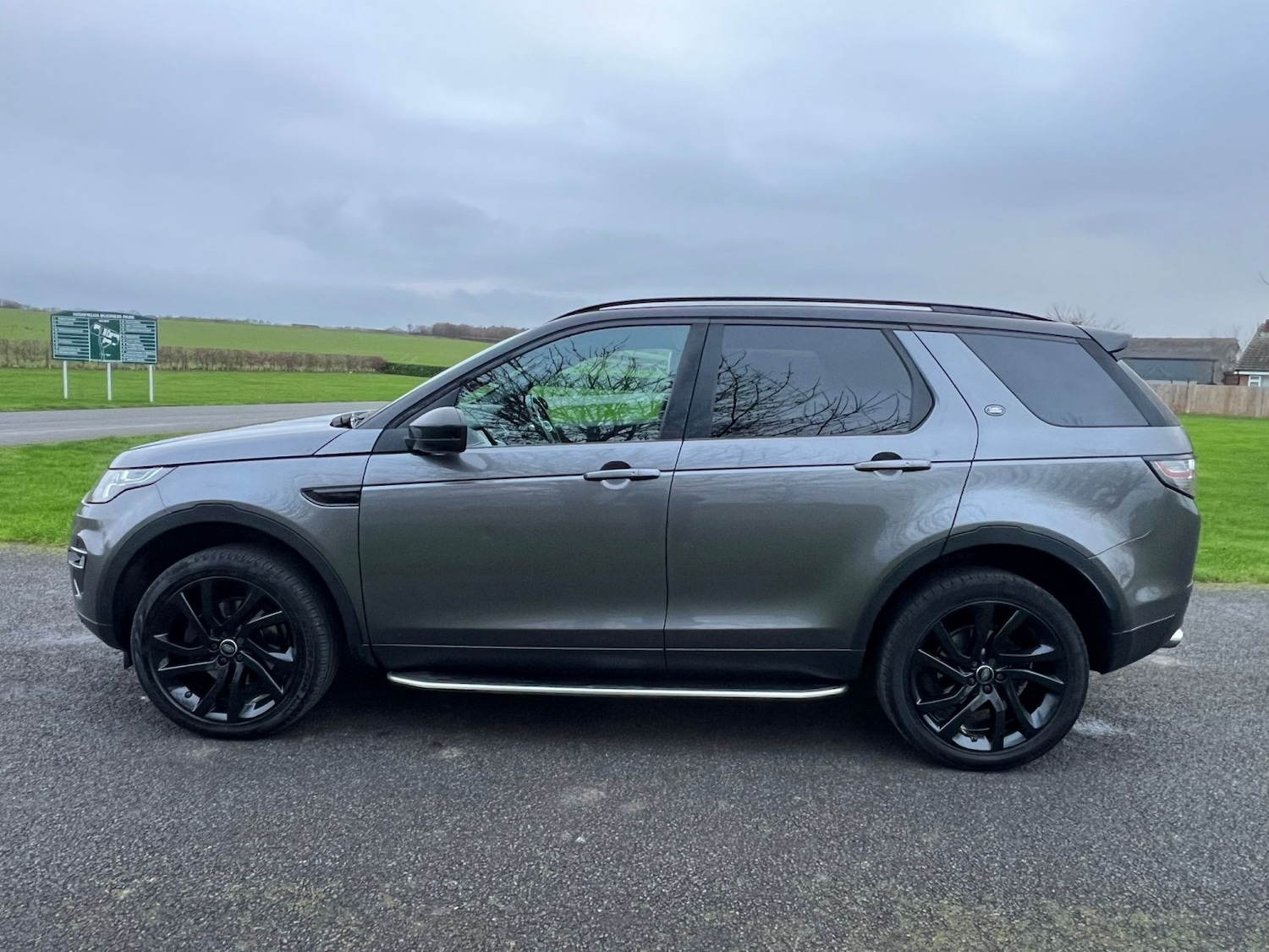 Used Land Rover Discovery Sport 2015 for sale - 76951073: Photo 9